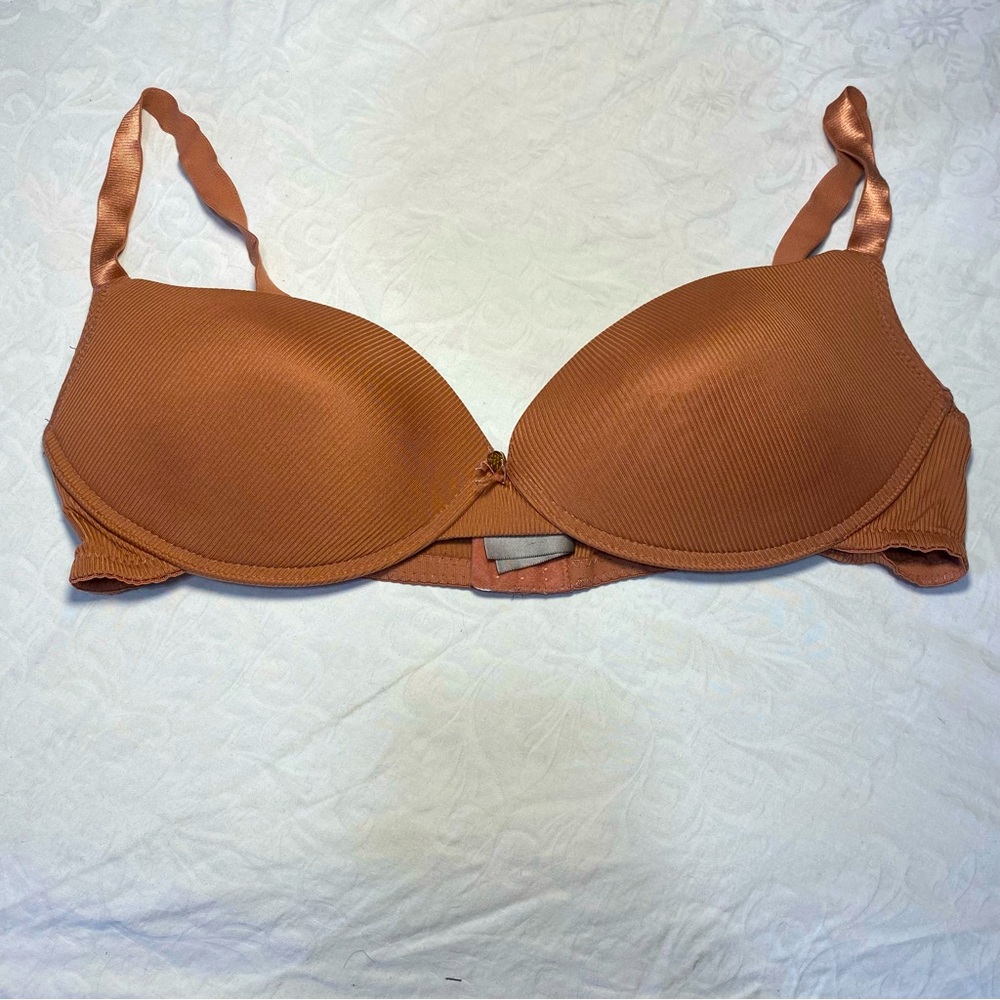 Daisy Fuentes Wireless 38D Soft Cup Bra Brown Nude Comfortable Lounge Ribbed